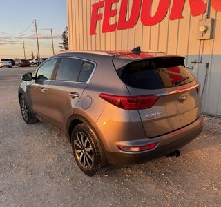 2017 Kia Sportage EX AWD photo 2