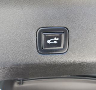 2022 Chevrolet Suburban Premier 4WD photo 9