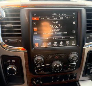 2017 RAM 3500 Laramie Crew Cab 4WD photo 16