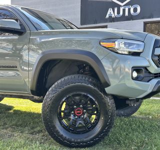 2023 Toyota Tacoma TRD Off Road Premium V6 4WD photo 3