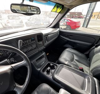 2002 Chevrolet Avalanche 2500 4WD photo 17