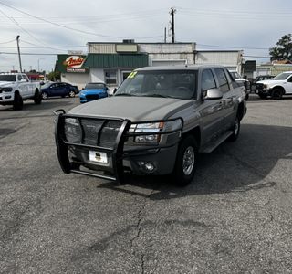 2002 Chevrolet Avalanche 2500 4WD photo 2