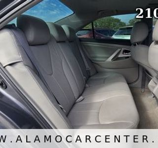 2009 Toyota Camry SE photo 20
