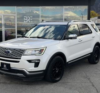 2018 Ford Explorer Platinum AWD photo 1