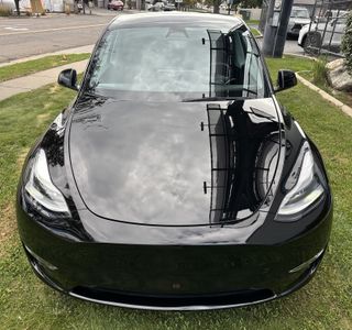 2025 Tesla Model Y Long Range AWD photo 12