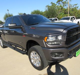 2019 RAM 2500 Tradesman Crew Cab SWB 4WD photo 1