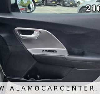 2018 Kia Niro LX photo 17