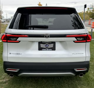 2024 Toyota Grand Highlander Hybrid MAX Platinum AWD photo 8