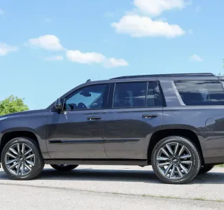 2018 Cadillac Escalade Premium 2WD photo 5