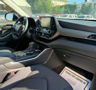 2021 Toyota Highlander LE FWD V6 photo 44