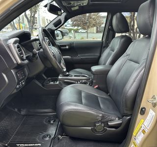 2017 Toyota Tacoma TRD Off Road Premium Long Bed V6 4WD photo 17