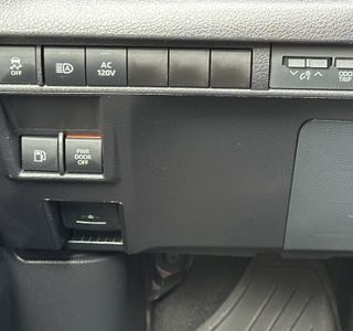 2025 Toyota Sienna XSE 7-Passenger AWD photo 45