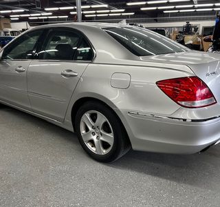 2005 Acura RL SH-AWD photo 6