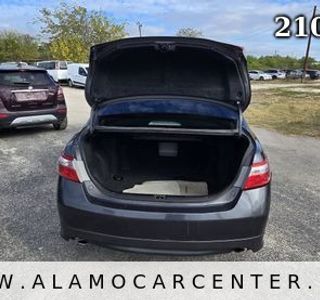 2009 Toyota Camry SE photo 23