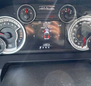 2013 RAM 1500 SLT Crew Cab SWB 4WD photo 20