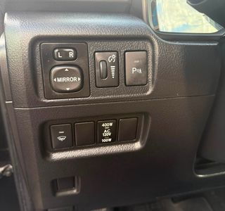 2017 Toyota 4Runner Limited 4WD V6 photo 23