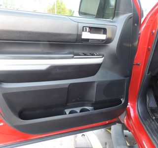 2019 Toyota Tundra CrewMax SR5 4WD photo 14