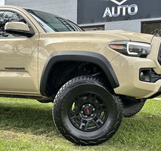 2017 Toyota Tacoma TRD Off Road Premium Long Bed V6 4WD photo 3