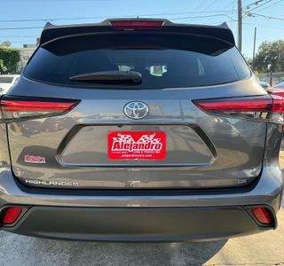 2021 Toyota Highlander LE FWD V6 photo 6