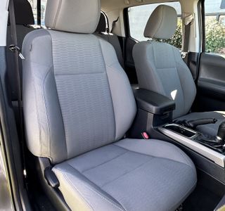 2017 Toyota Tacoma SR5 4WD photo 21