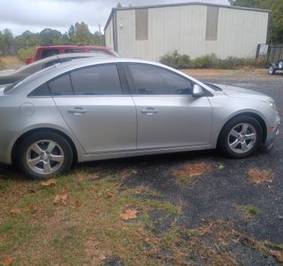 2015 Chevrolet Cruze 1LT Auto photo 2