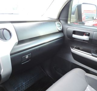 2019 Toyota Tundra CrewMax SR5 4WD photo 12