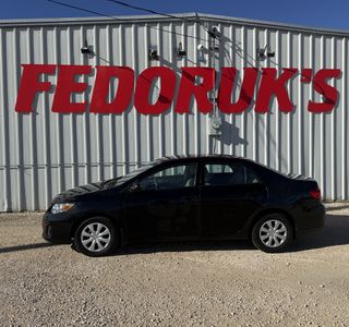 2013 Toyota Corolla photo 1