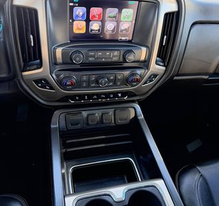 2018 GMC Sierra 3500HD Denali Crew Cab 4WD photo 17