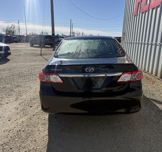 2013 Toyota Corolla photo 3