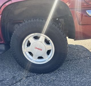 2002 GMC Yukon 4WD photo 10