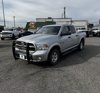 2013 RAM 1500 SLT Crew Cab SWB 4WD photo 2