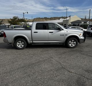 2013 RAM 1500 SLT Crew Cab SWB 4WD photo 5