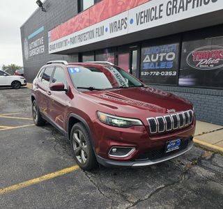 2019 Jeep Cherokee Limited FWD photo 2