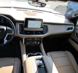 2022 Chevrolet Suburban Premier 4WD photo 27