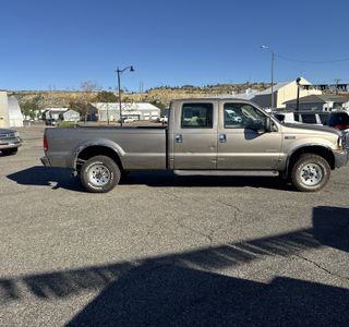 2004 Ford F-250 SD XL Crew Cab Long Bed 4WD photo 5