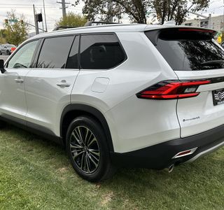 2024 Toyota Grand Highlander Hybrid MAX Platinum AWD photo 9