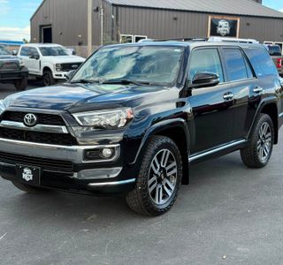 2017 Toyota 4Runner Limited 4WD V6 photo 1