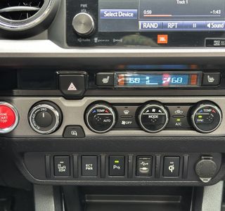 2017 Toyota Tacoma TRD Off Road Premium Long Bed V6 4WD photo 33
