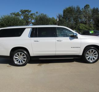 2022 Chevrolet Suburban Premier 4WD photo 12