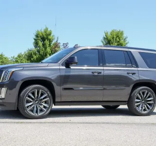 2018 Cadillac Escalade Premium 2WD photo 3