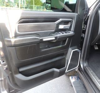 2019 RAM 3500 Crew Cab Laramie DRW 4WD photo 14