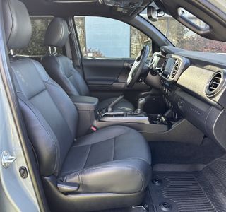 2023 Toyota Tacoma TRD Off Road Premium V6 4WD photo 22