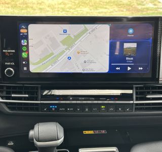 2025 Toyota Sienna XSE 7-Passenger AWD photo 35