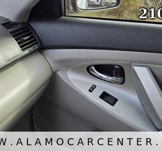 2009 Toyota Camry SE photo 41