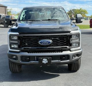 2023 Ford F-250 SD Lariat Crew Cab 4WD photo 2