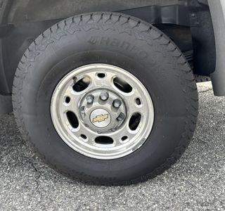 2002 Chevrolet Avalanche 2500 4WD photo 10