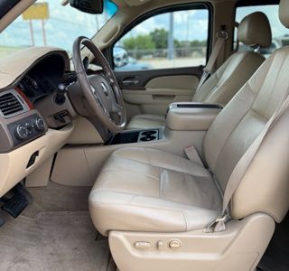 2011 GMC Yukon XL SLT-1 3/4 Ton 4WD photo 10