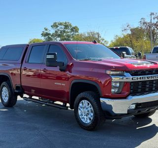 2022 Chevrolet Silverado 2500HD LT Crew Cab 4WD photo 3