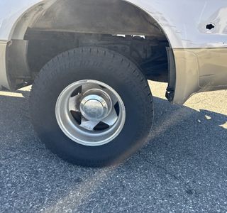 2001 Ford F-350 SD XLT Crew Cab Long Bed 4WD DRW photo 10