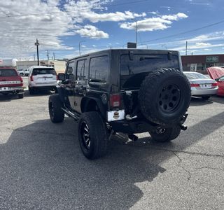 2012 Jeep Wrangler Unlimited Sahara 4WD photo 8